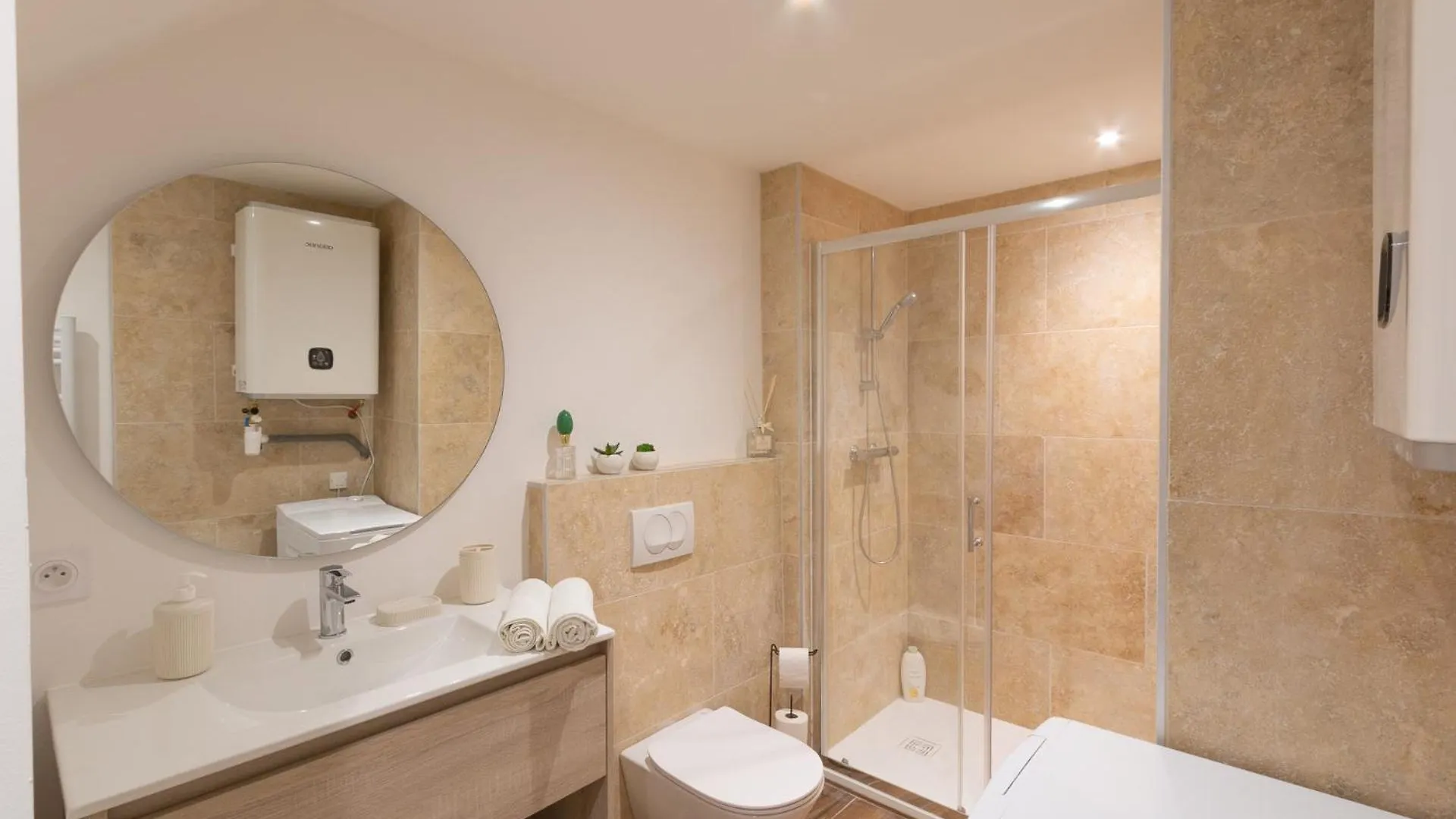 Apartamento Le Soyeux - 100M De La Gare & Parking Prive Roanne 0*,